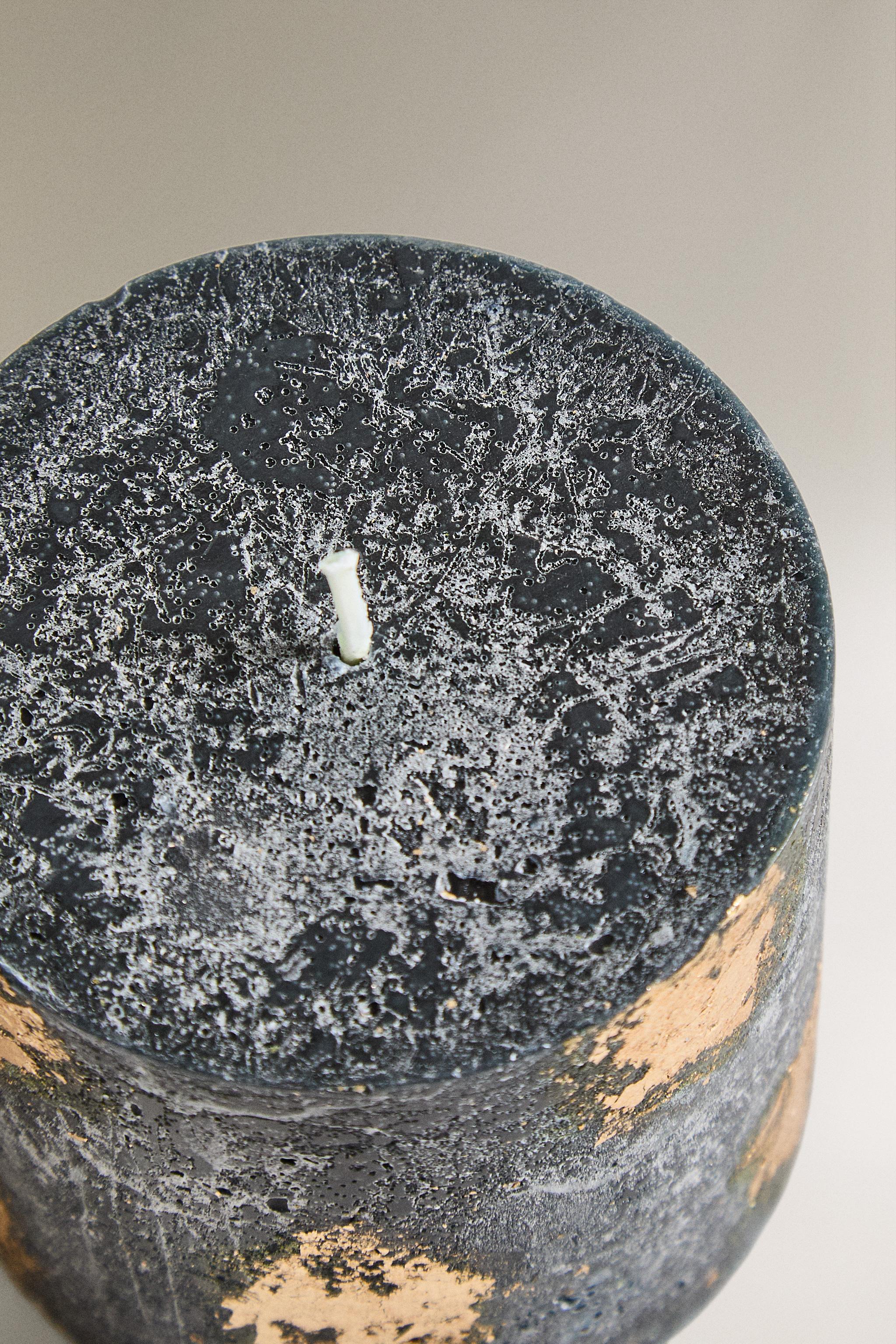 WINTER CYPRESS SMALL CYLINDRICAL SCENTED CANDLE